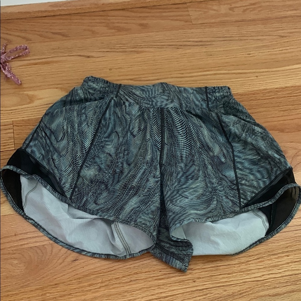 Lululemon Athletica Green pattern Athletic shorts